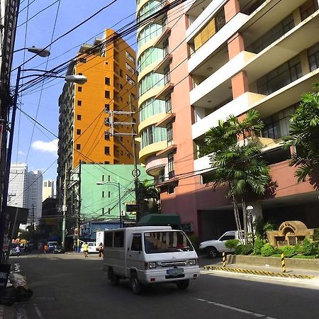 Lokal Hostel Makati City Exterior foto