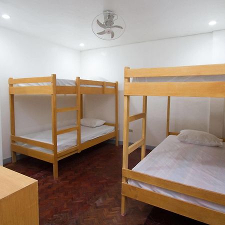 Lokal Hostel Makati City Exterior foto